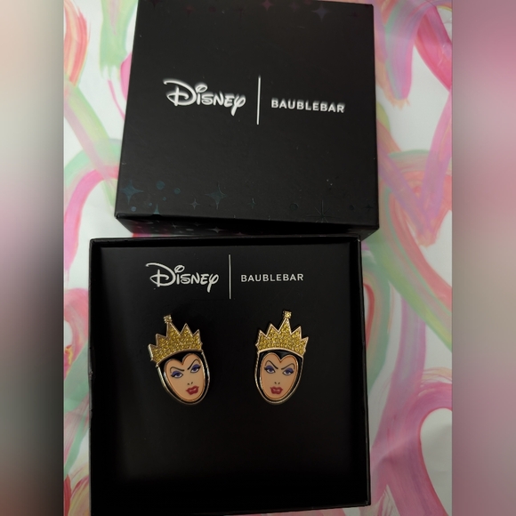 Disney BaubleBar Snow White Evil Queen Stud Earrings New in Box - Picture 1 of 4